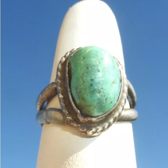 Native American Sterling Silver Green Turquoise Ring - Picture 2 of 5